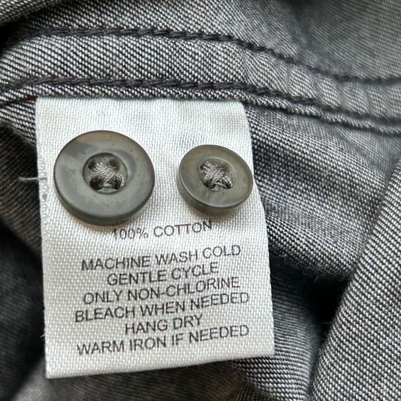 Untuckit Long Sleeve Button Down Shirt - Picture 5 of 5